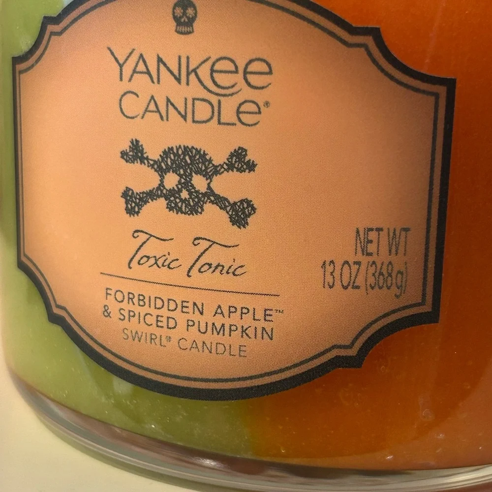 Yankee Candle Toxic Tonic  Swirl 13 OZ. Apple & Pumpkin. Retired and HTF.